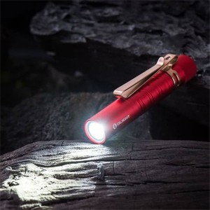 نقد و بررسی چراغ قوه  Olight I3T EOS RED - Limited Edition