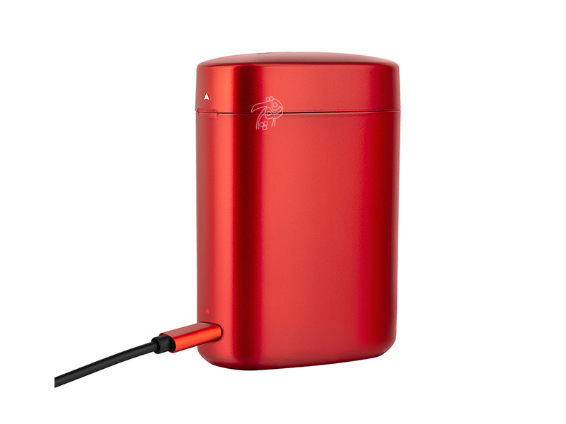 چراغ قوه قابل شارژ اولایت بتون 3 همراه با کیس شارژر قرمز